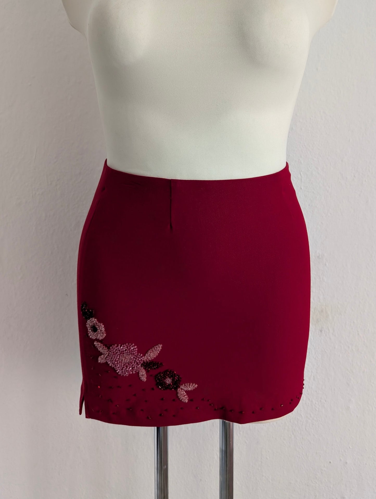 EBROIDERED FLORAL MINISKIRT