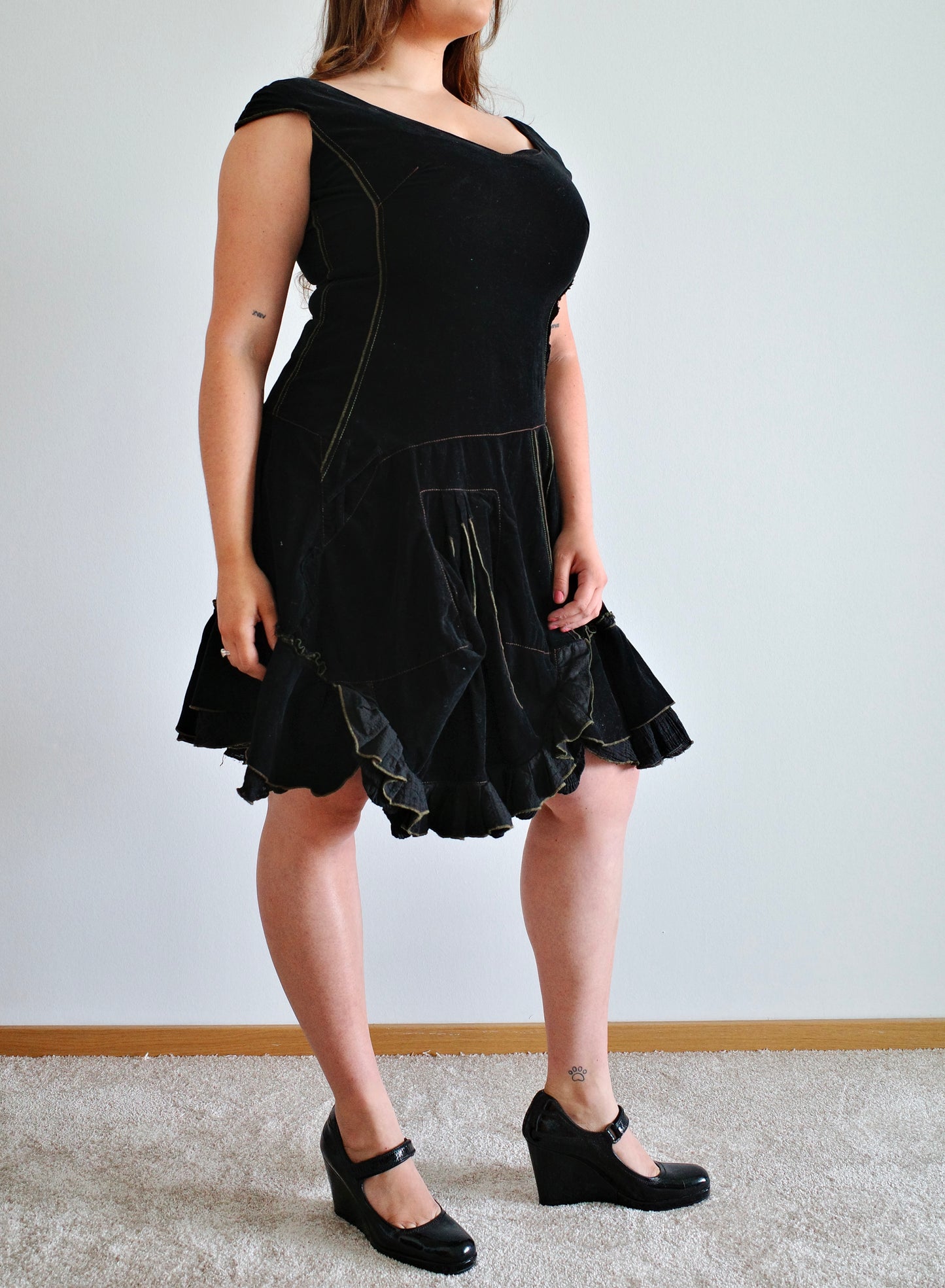 VINTAGE VELVET DRESS