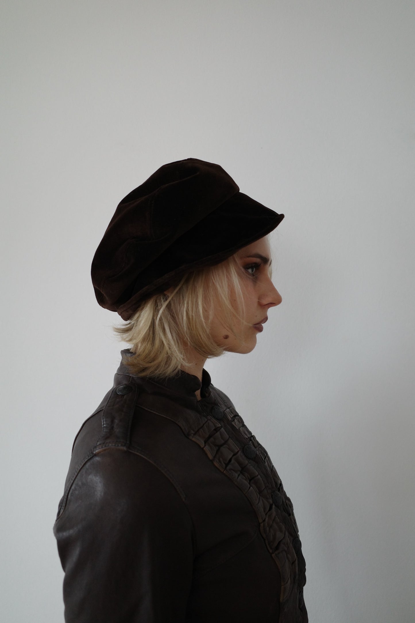 VELVET BAKER BOY HAT