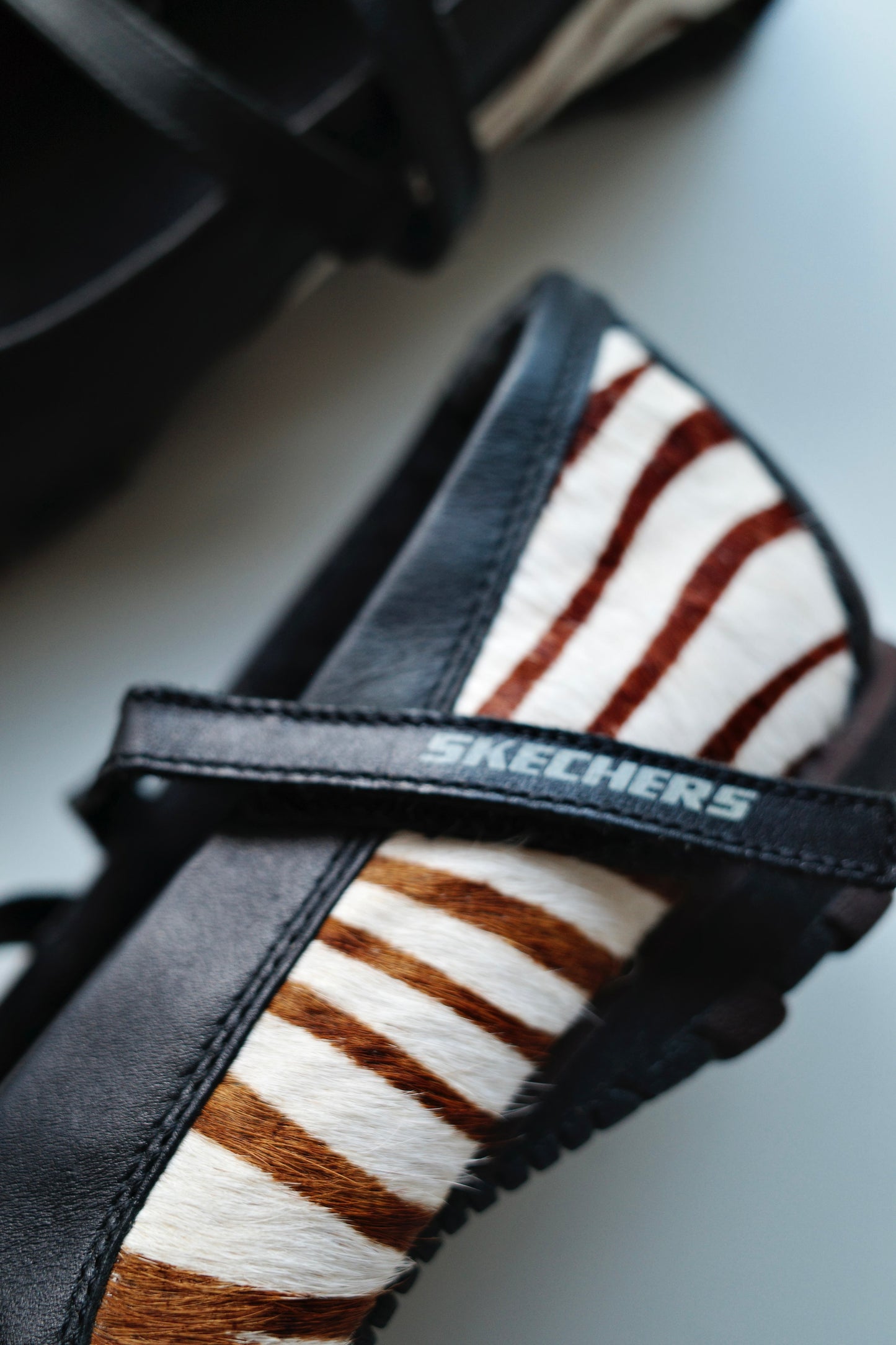 SKECHER'S ZEBRA FLATS