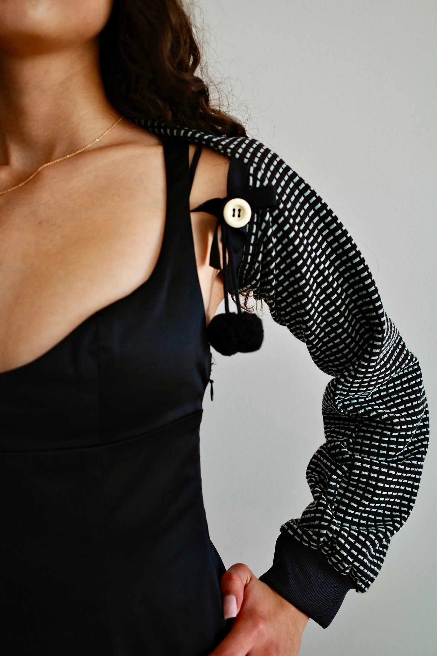 BOLERO STATEMENT SLEEVES