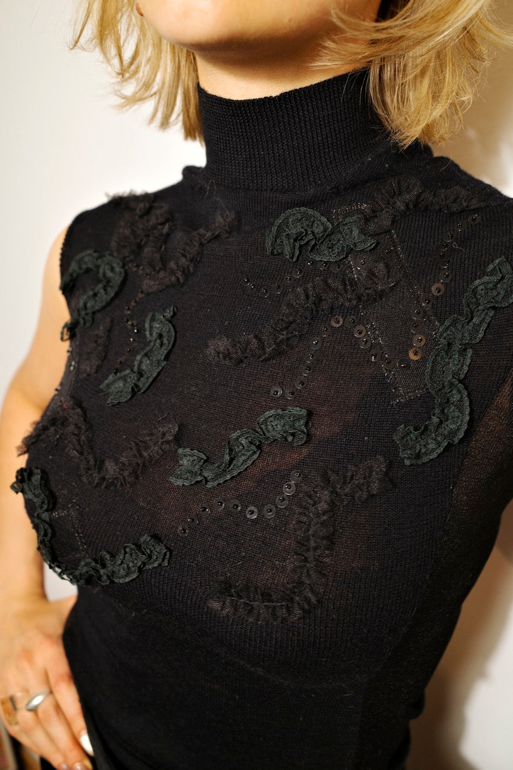 SLEEVELESS BEADED TURTLENECK