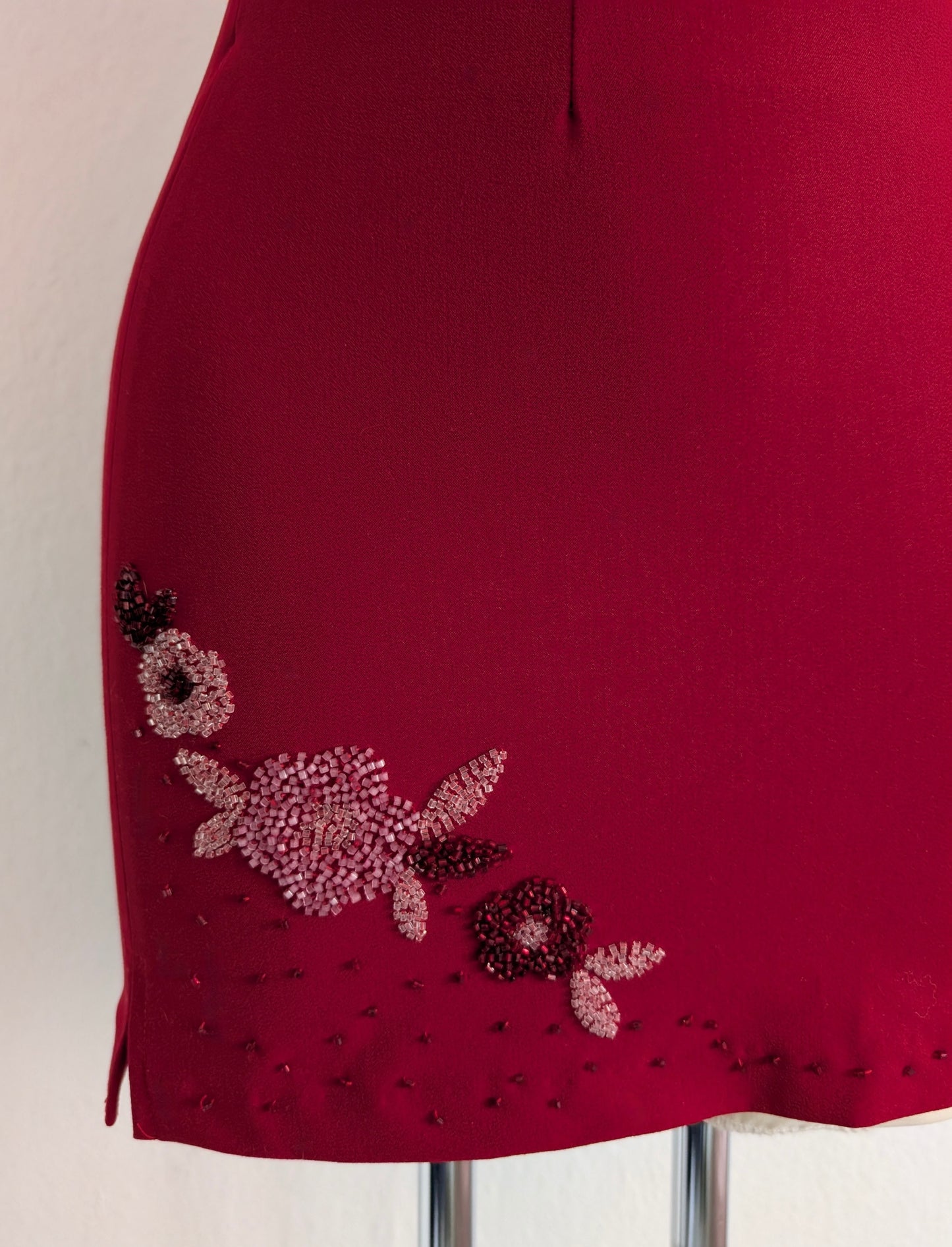 EMBROIDERED FLORAL MINISKIRT