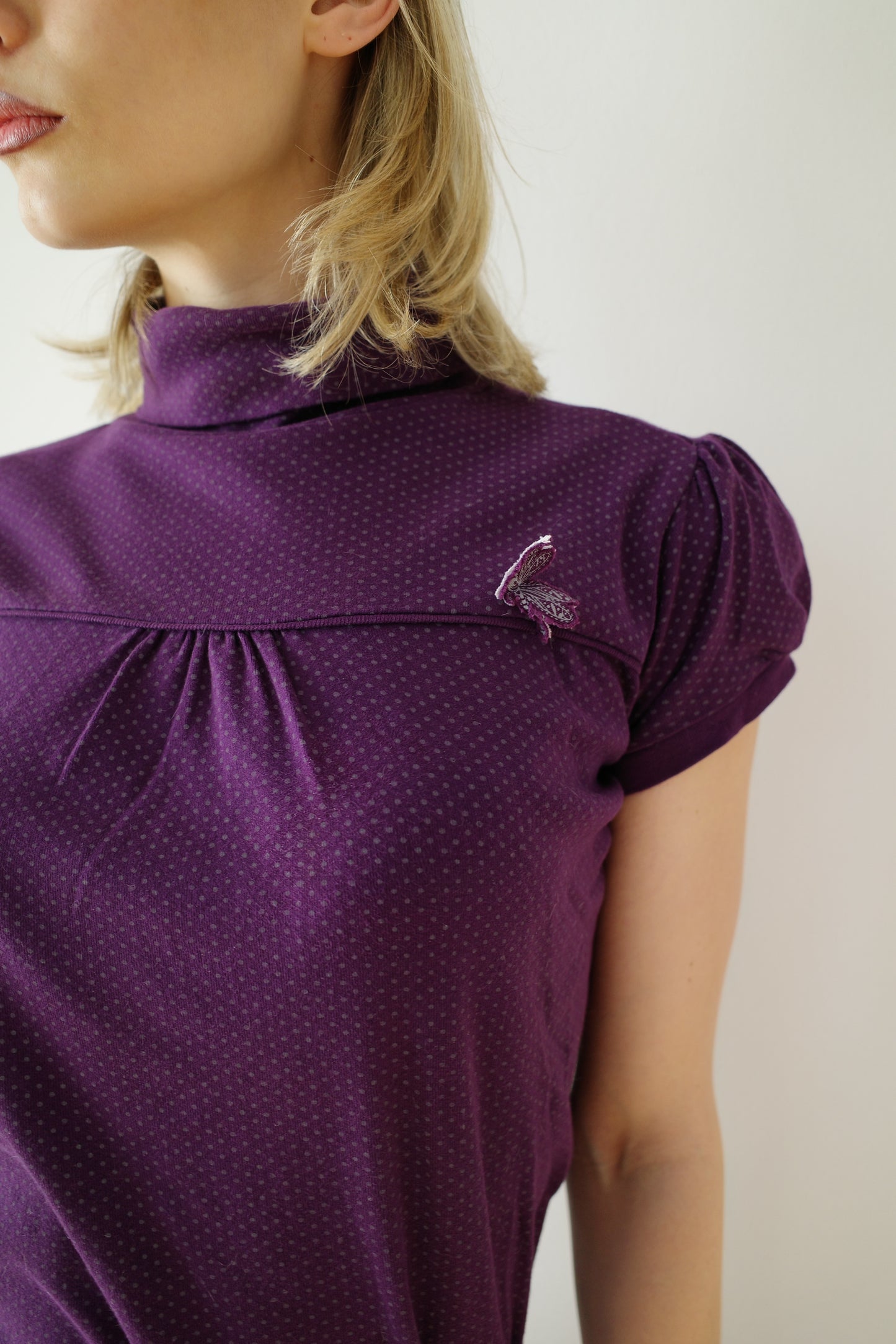 PUFF SLEEVE TURTLENECK