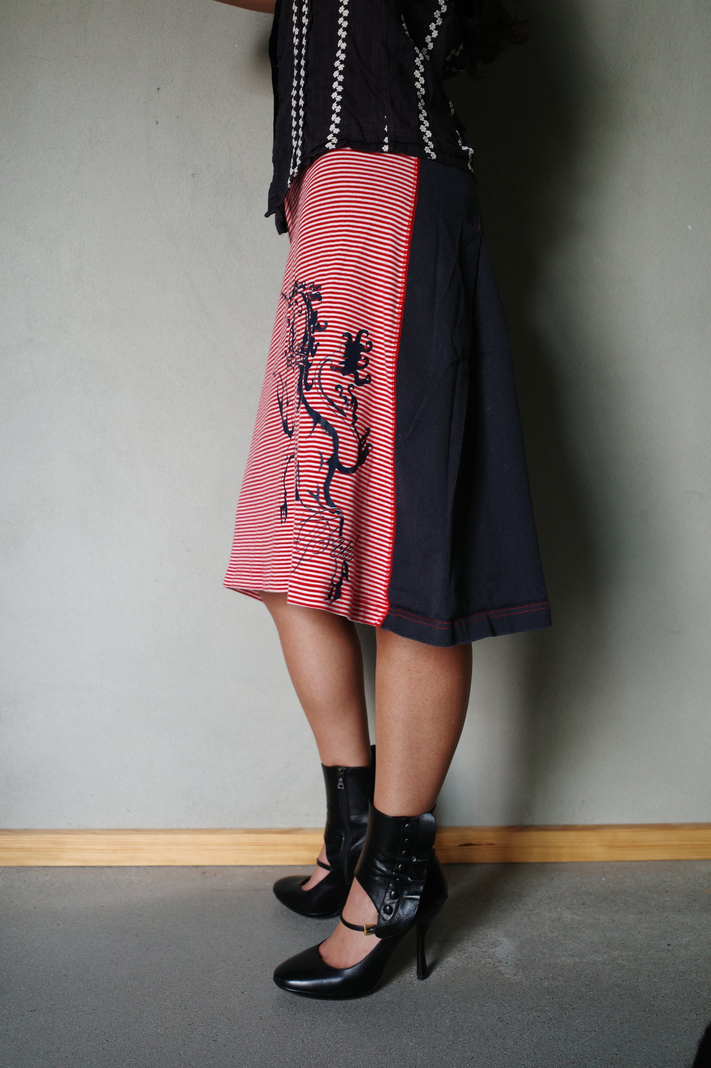 GSUS STRIPED MIDISKIRT UNICORN PRINT