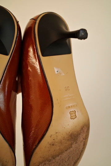 VINTAGE BOW KITTEN HEELS