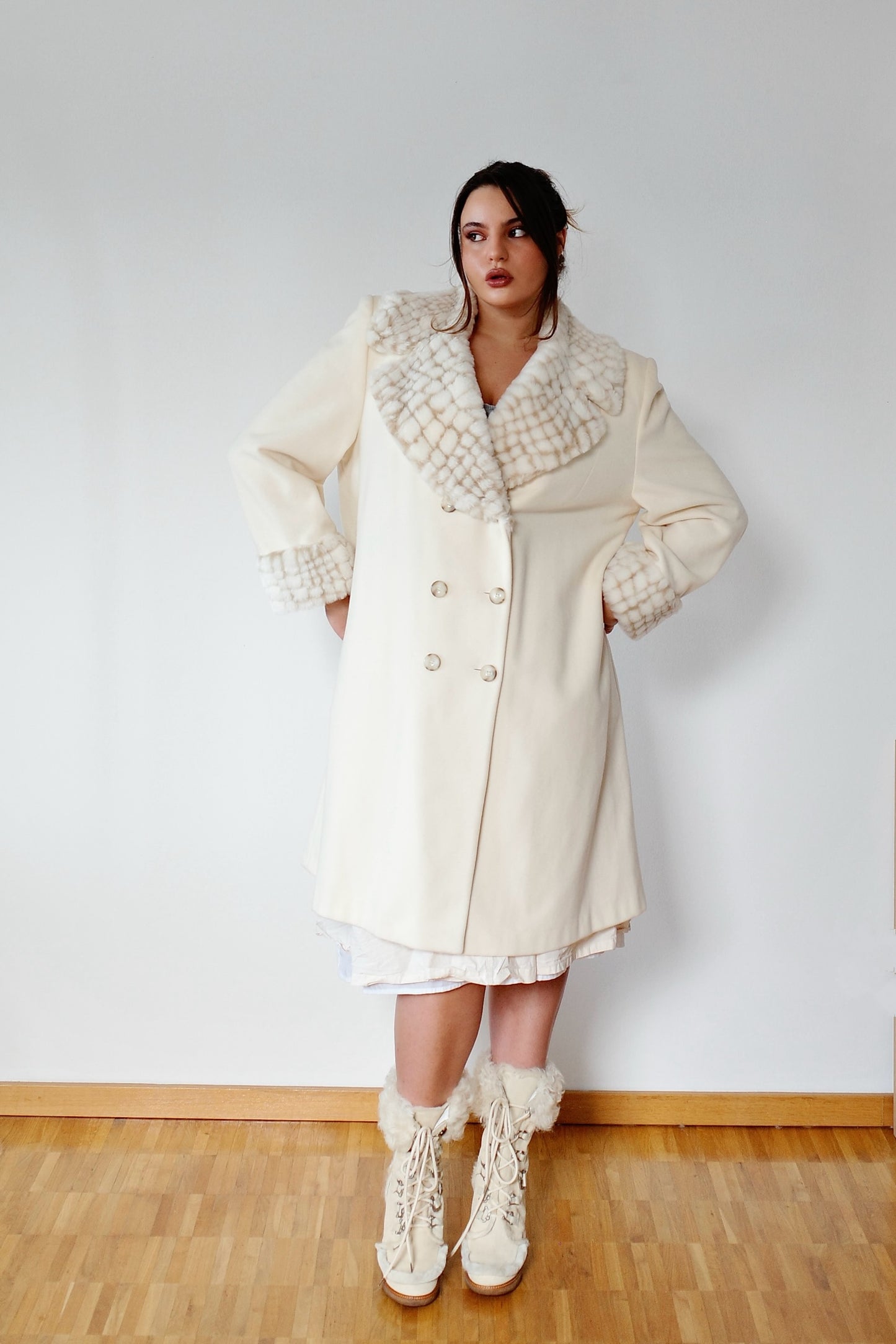 VINTAGE FAUX FUR COAT