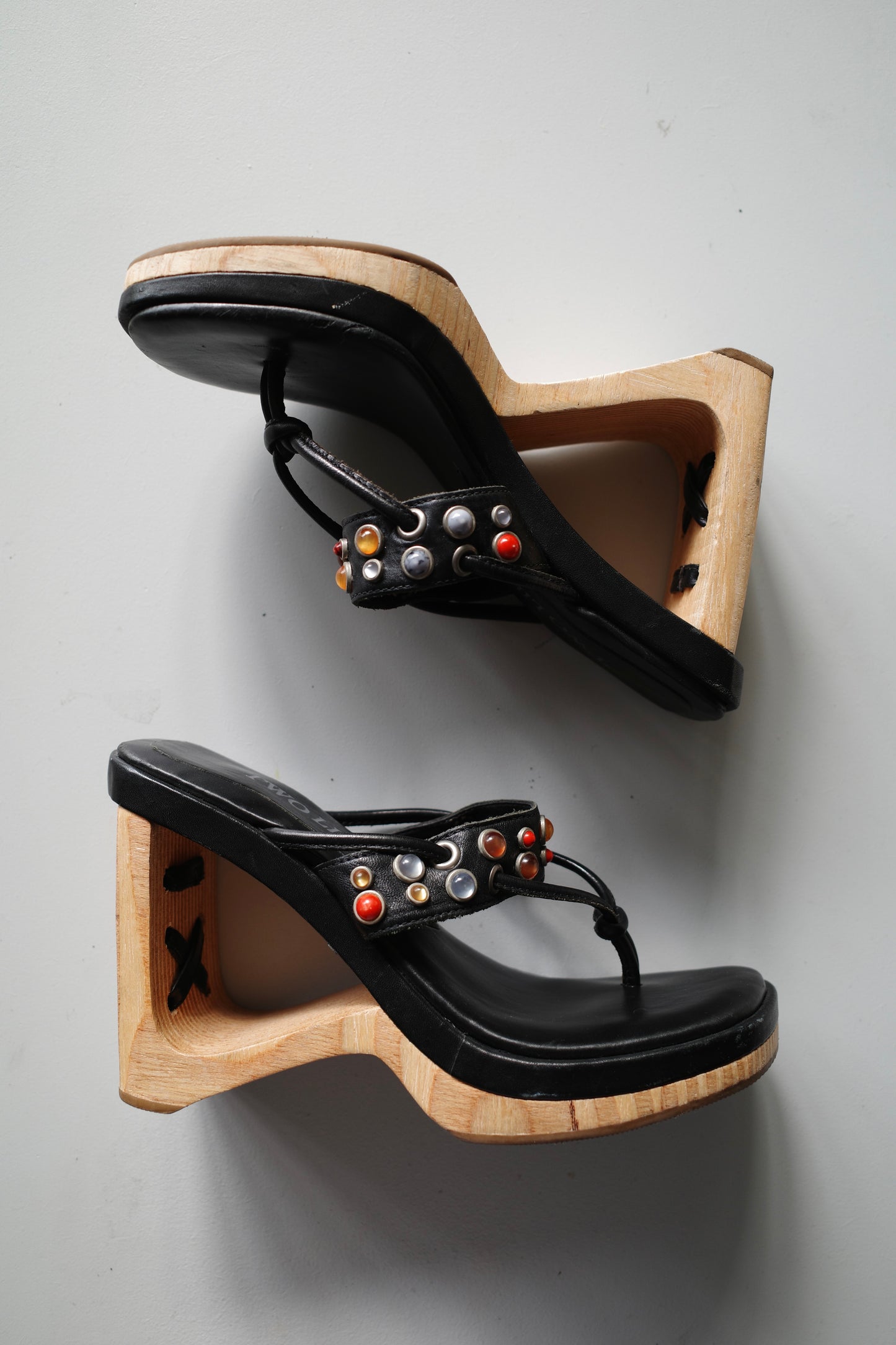 90S WOOD CLOGS /W STONES