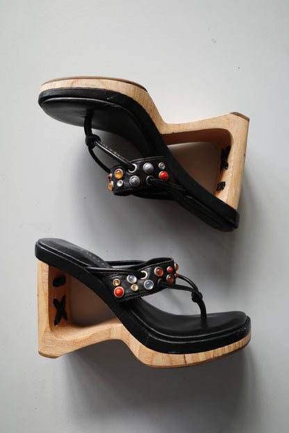 90S WOOD CLOGS /W STONES