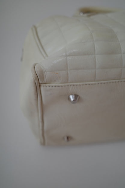 QUILTED LEATHER HANDBAG
