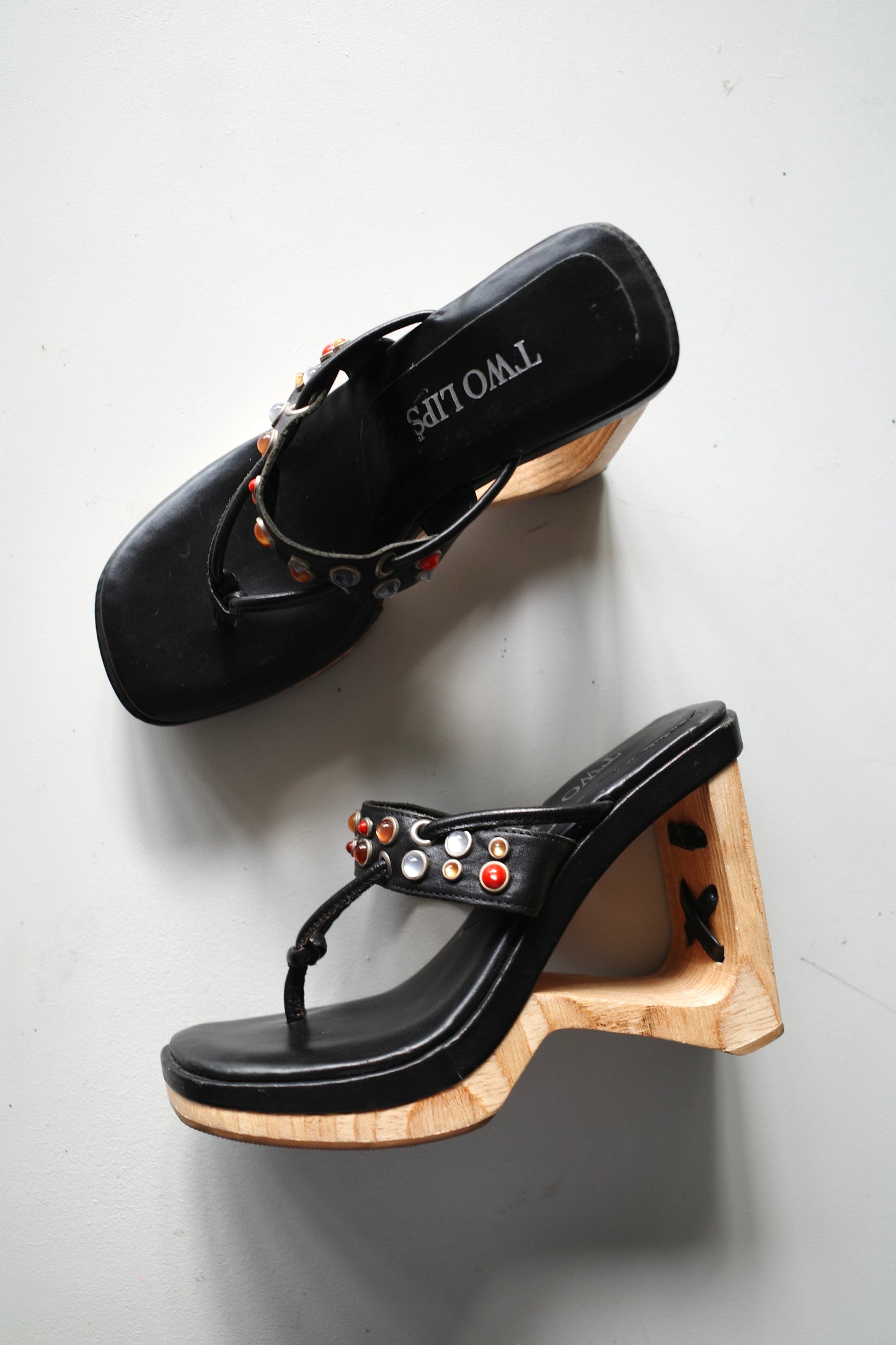 90S WOOD CLOGS /W STONES