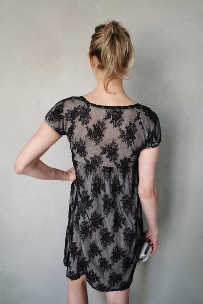 DARK & ROMANTIC LACE DRESS