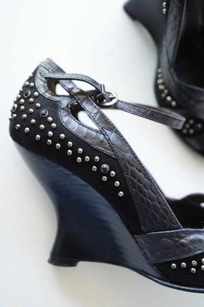 EL DANTES STUDDED SCULPTURAL WEDGES