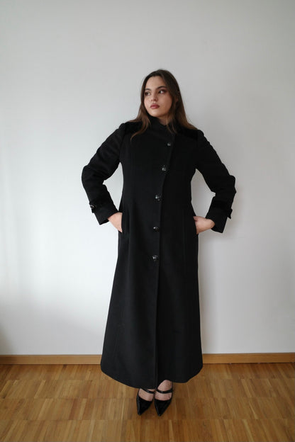 LONG BUTTONED COAT