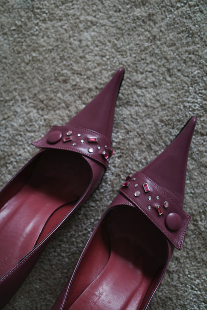 VINTAGE ULTRA POINTY STILETTOS