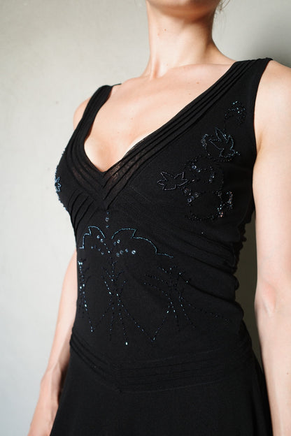 EMBROIDERY DRESS /W DEEP V-CUT