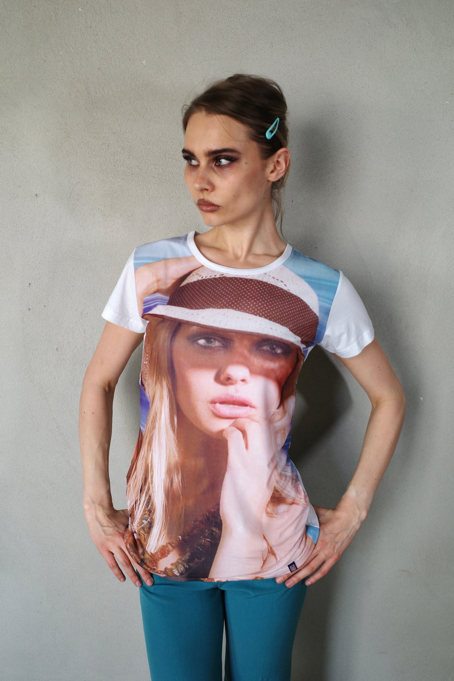 EARLY 00s FACE PRINT SHIRT