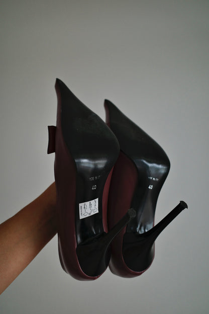 VINTAGE ULTRA POINTY STILETTOS