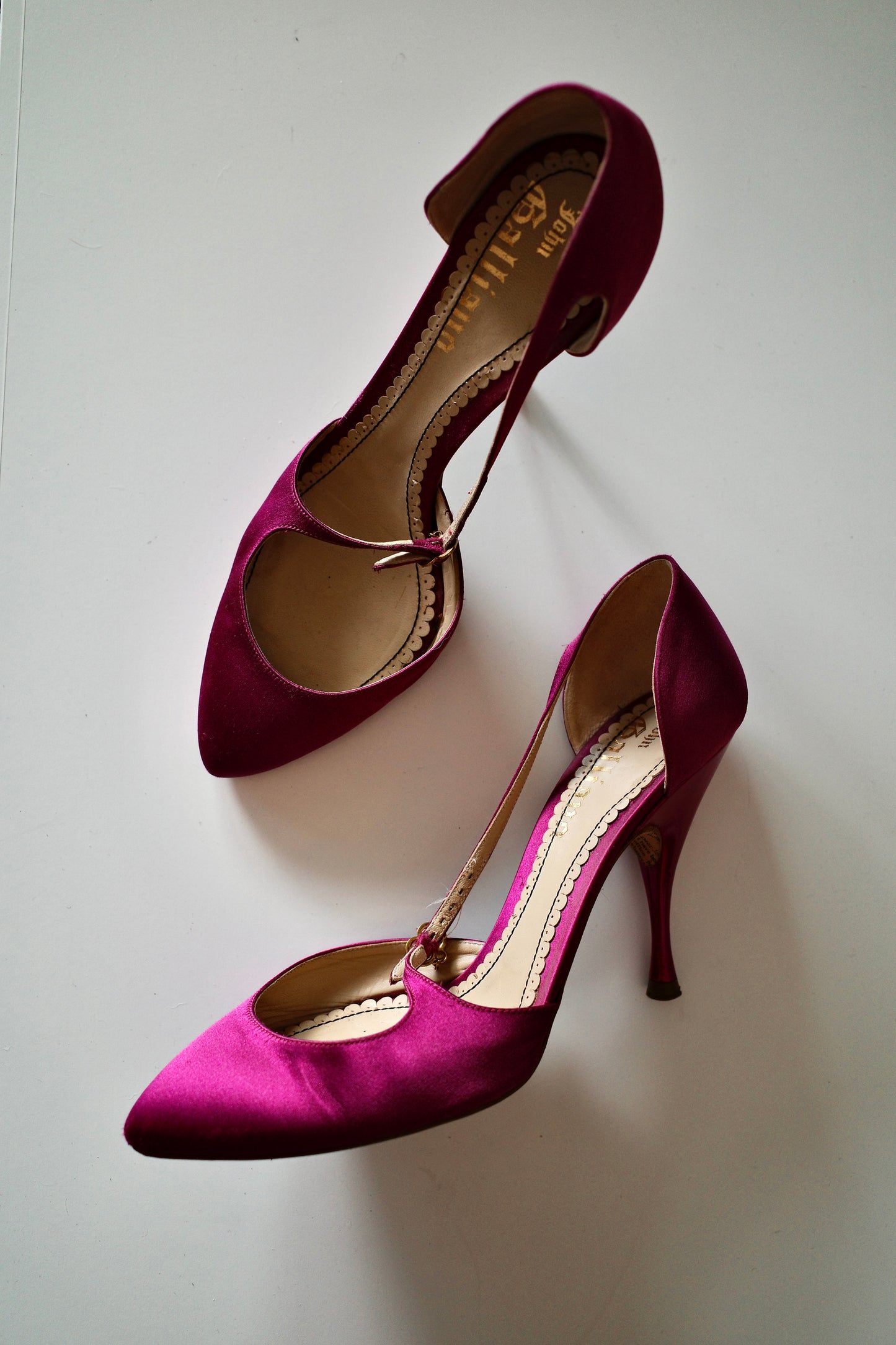 GALLIANO SATIN PUMPS