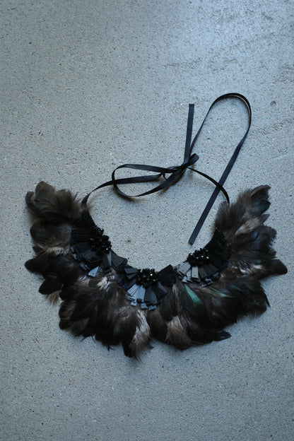 VINTAGE FEATHER COLLAR