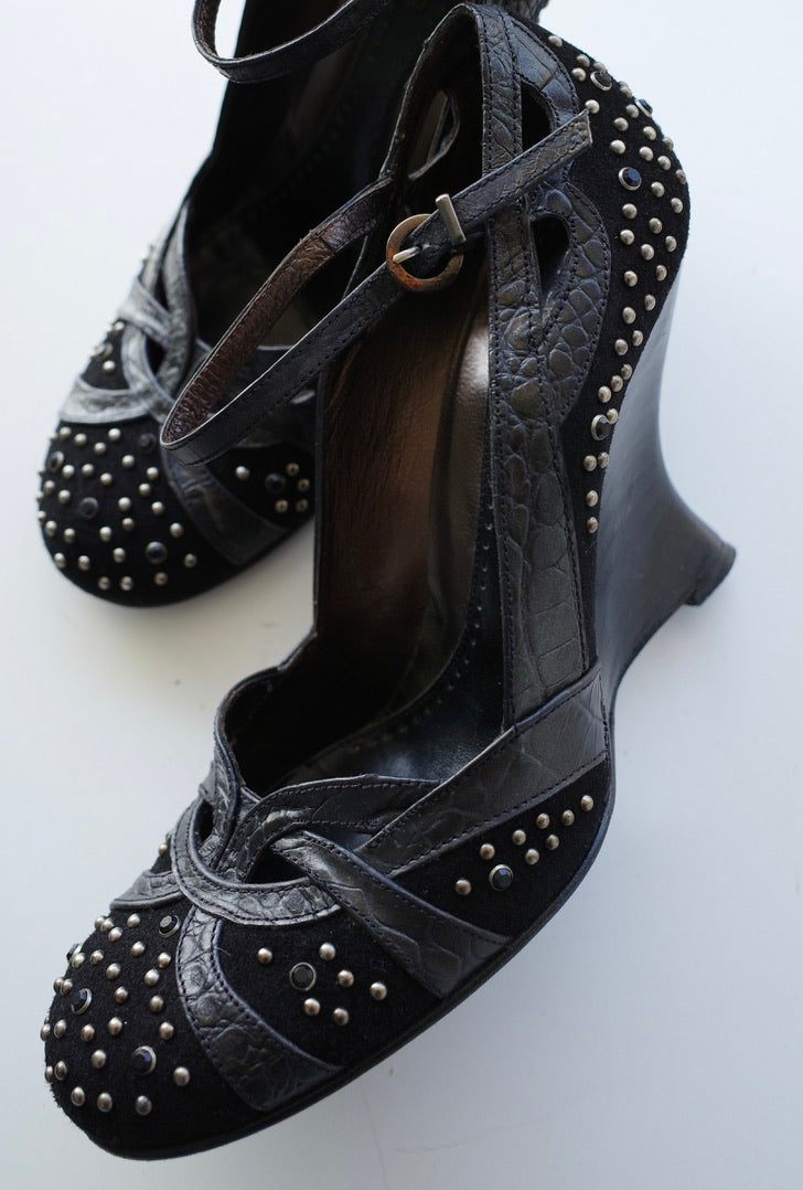 EL DANTES STUDDED SCULPTURAL WEDGES