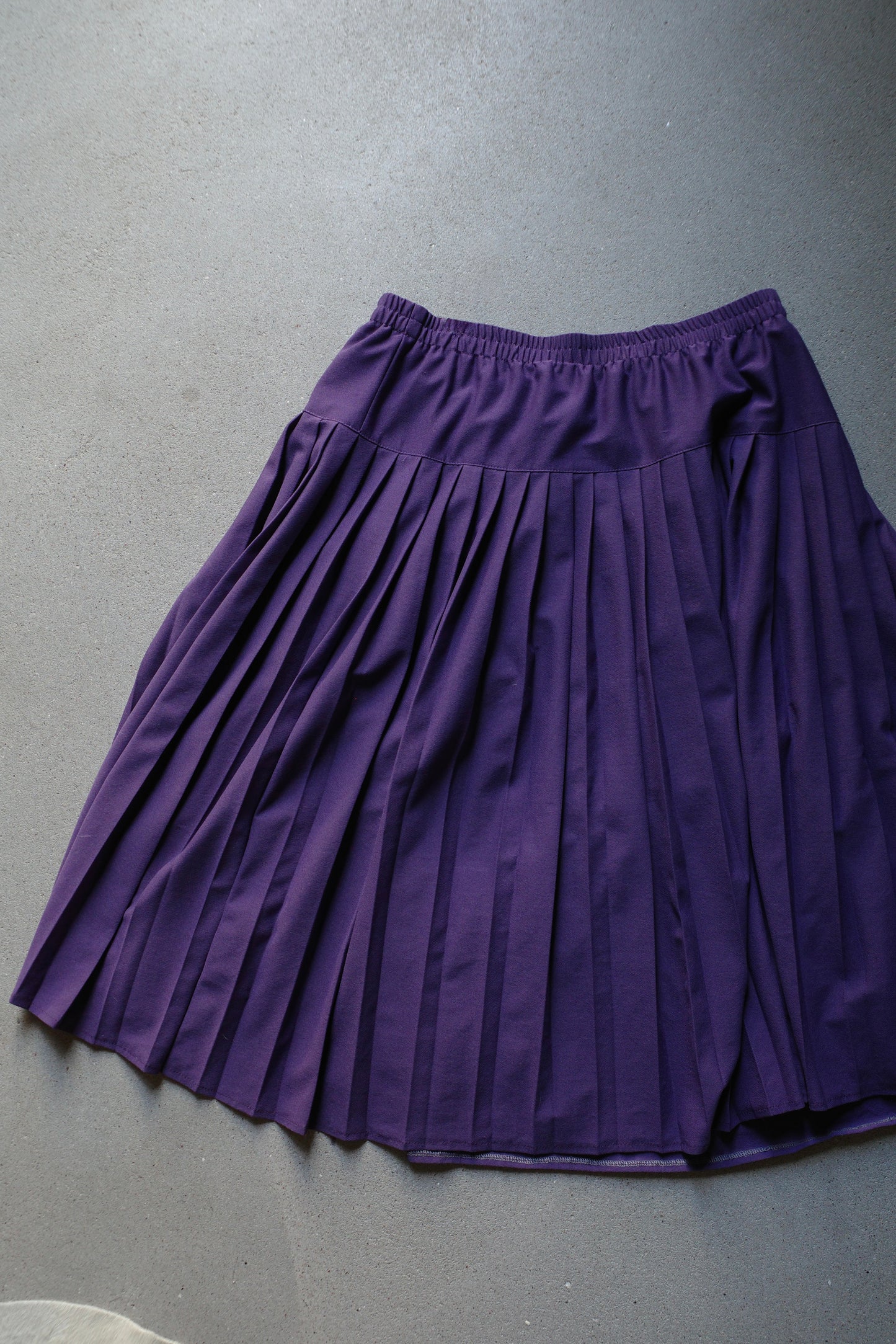 PLEATED MIDI SKIRT