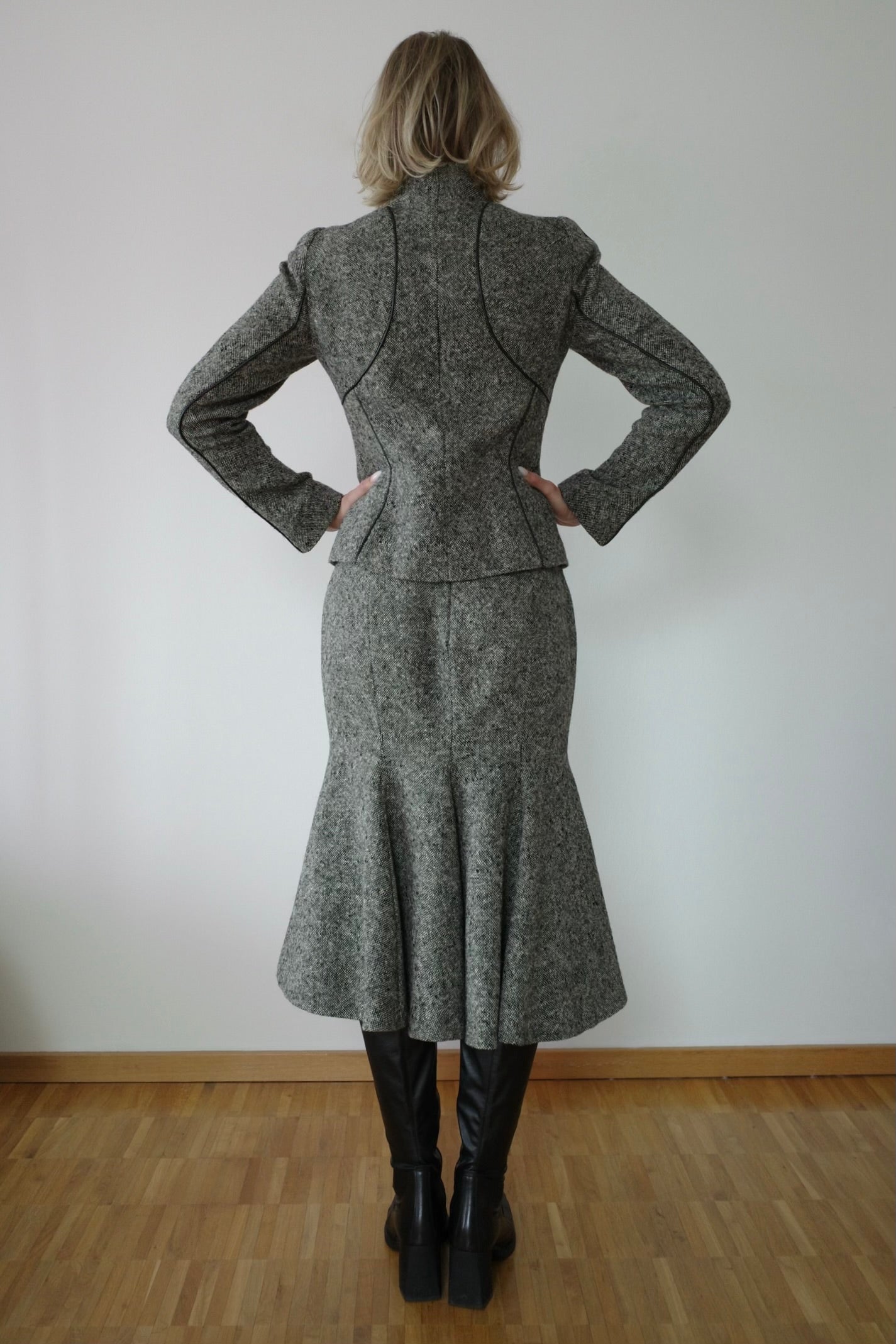 ALEXANDER MCQUEEN F/W 2004 TWO PIECE WOOL SUIT