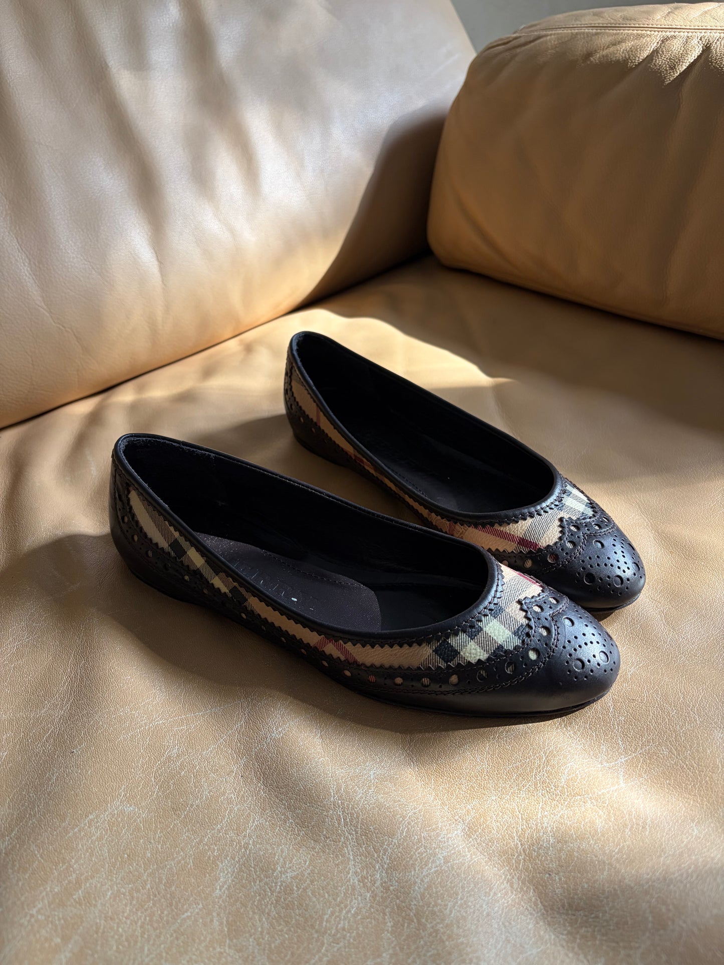 VINTAGE BURBERRY BALLET FLATS