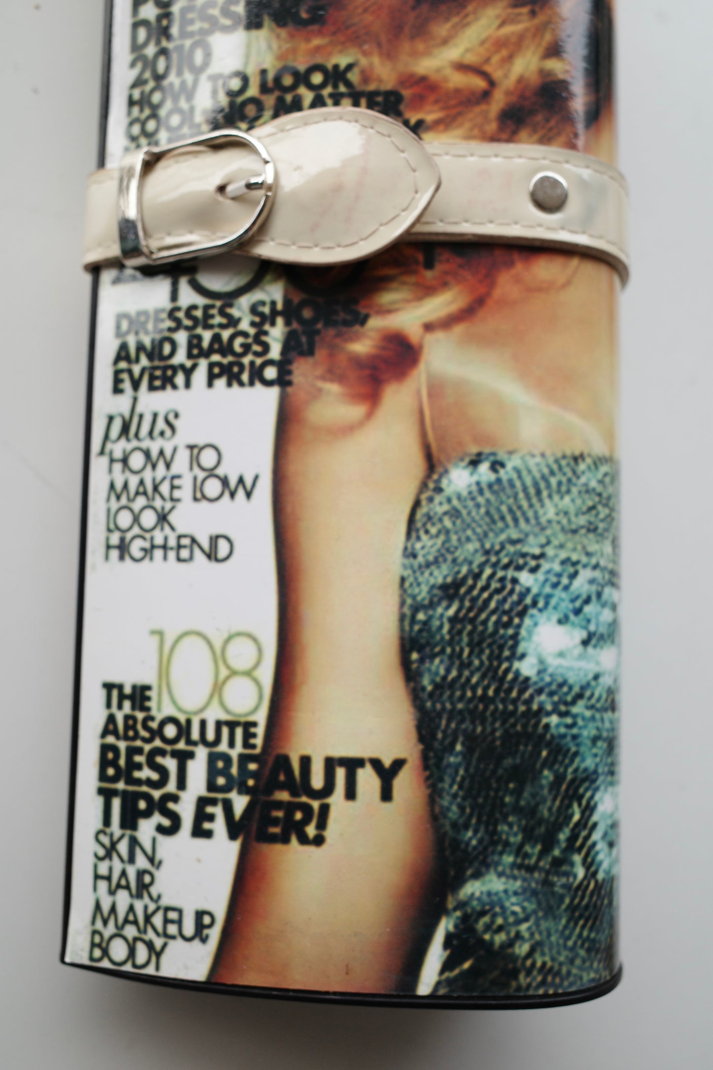 MAGAZINE CLUTCH (GREEN, TAYLOR)