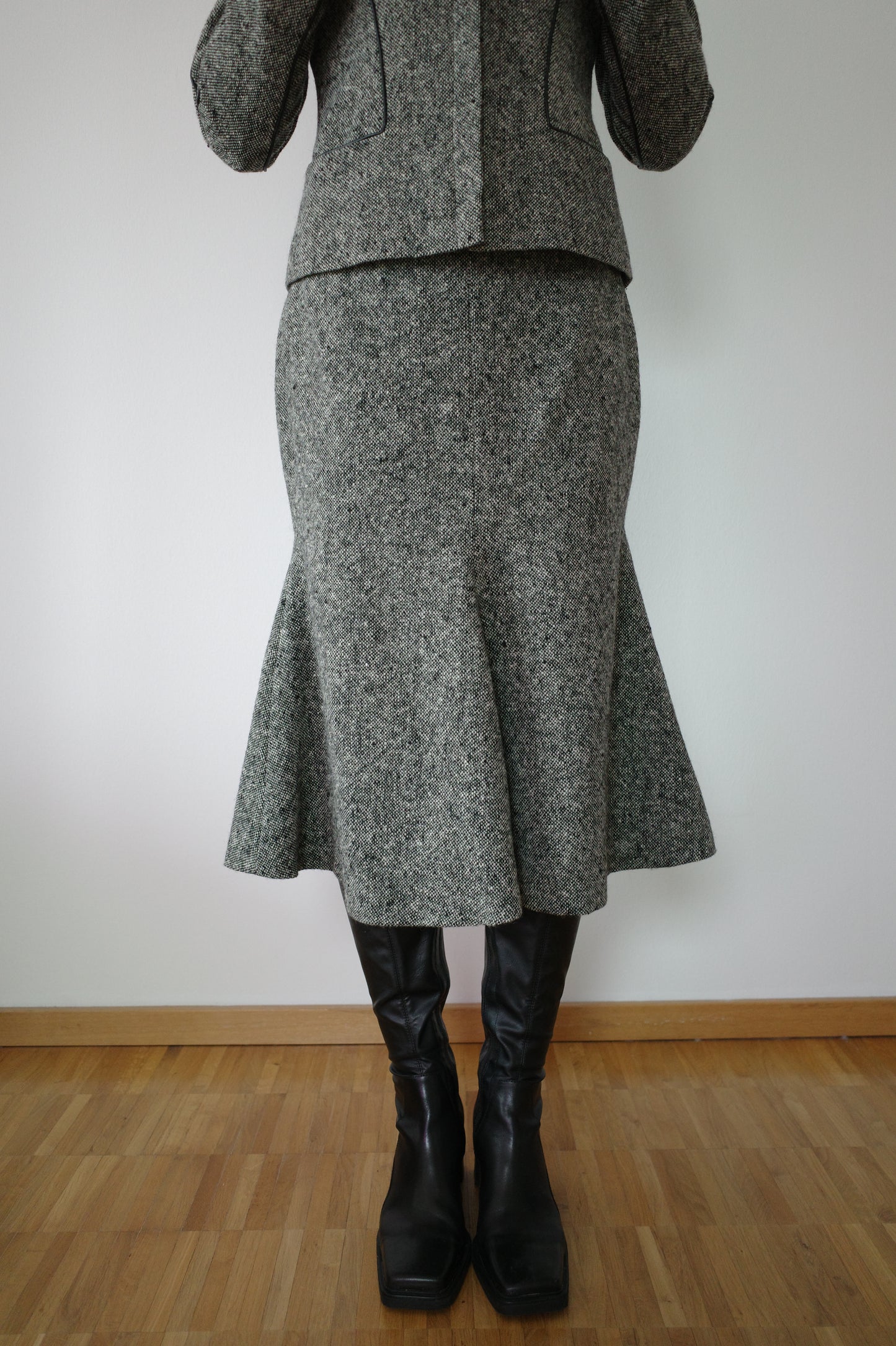 ALEXANDER MCQUEEN F/W 2004 TWO PIECE WOOL SUIT