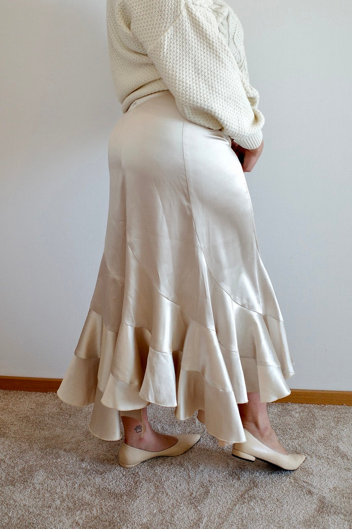SILKY RUFFLED MAXI SKIRT