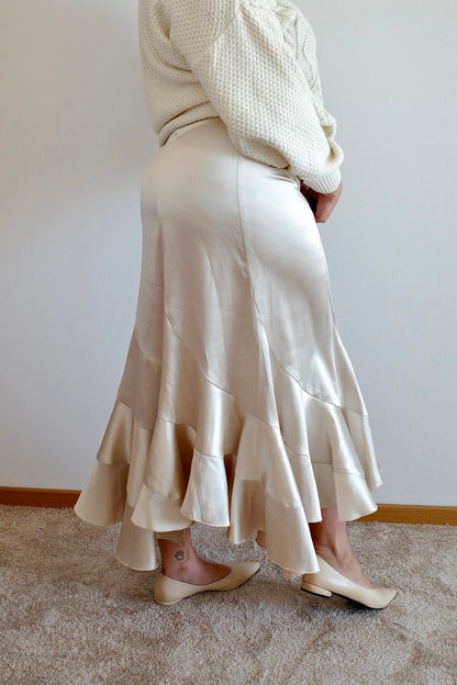 SILKY RUFFLED MAXI SKIRT