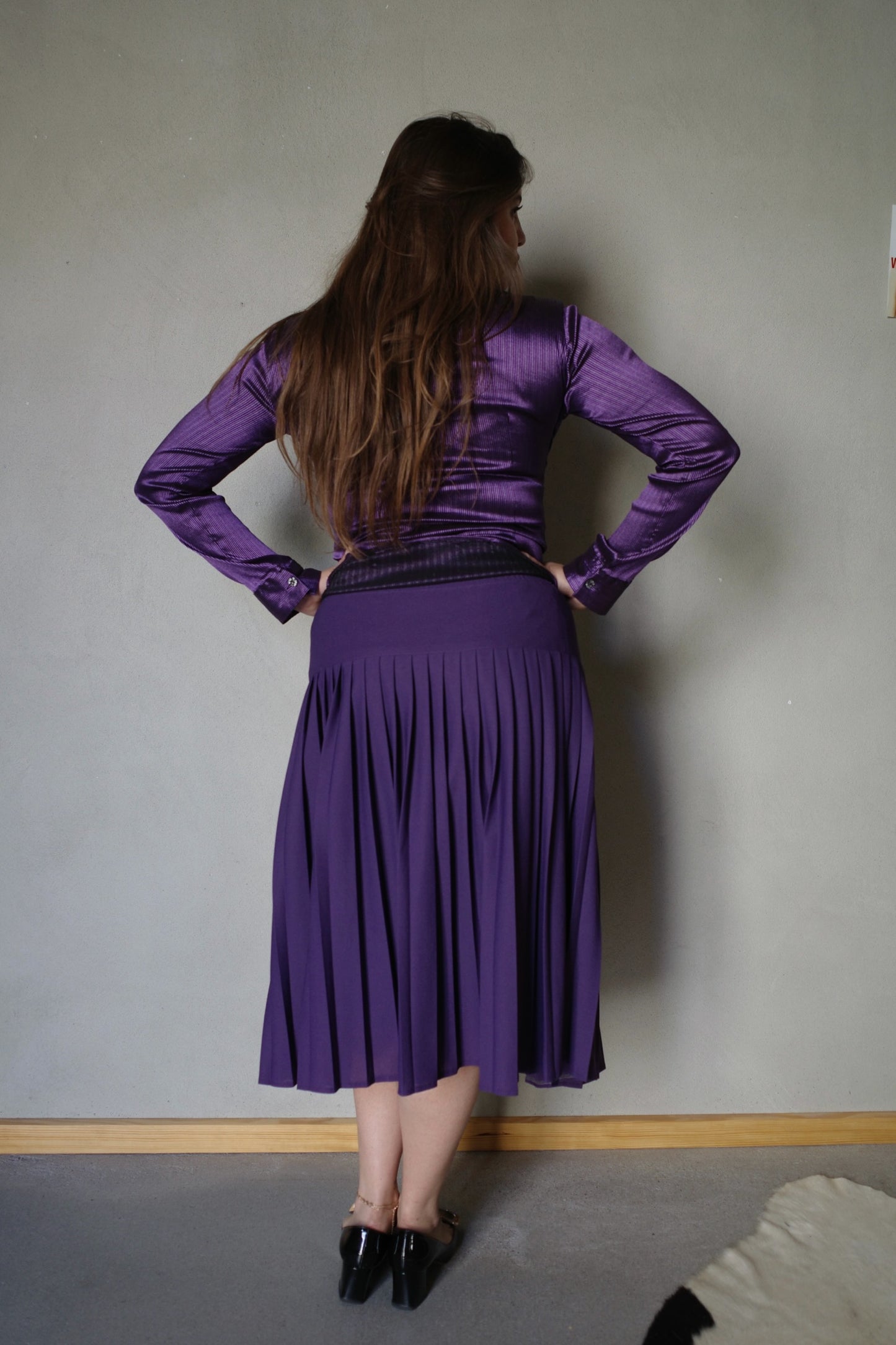 PLEATED MIDI SKIRT