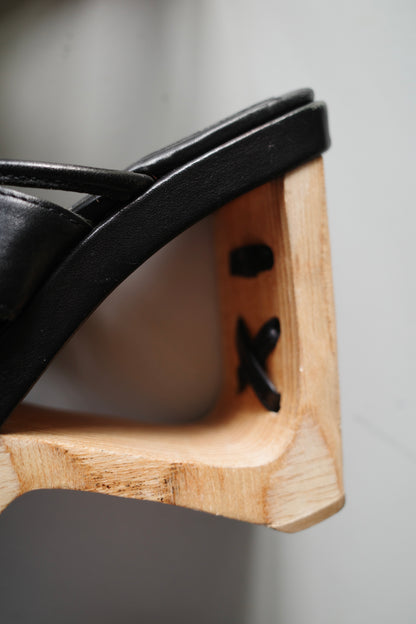90S WOOD CLOGS /W STONES