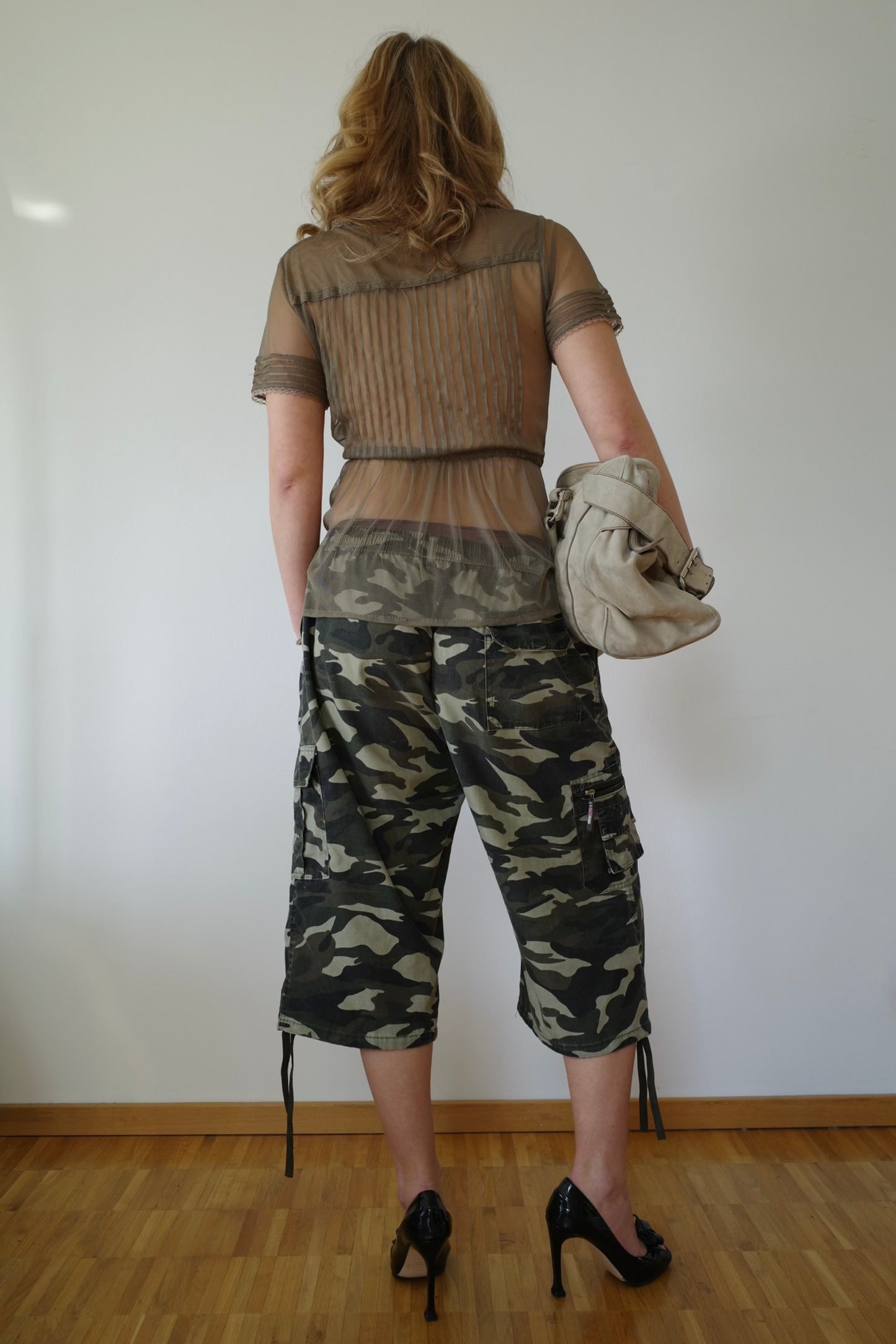 VINTAGE CAMOUFLAGE CAPRI PANTS