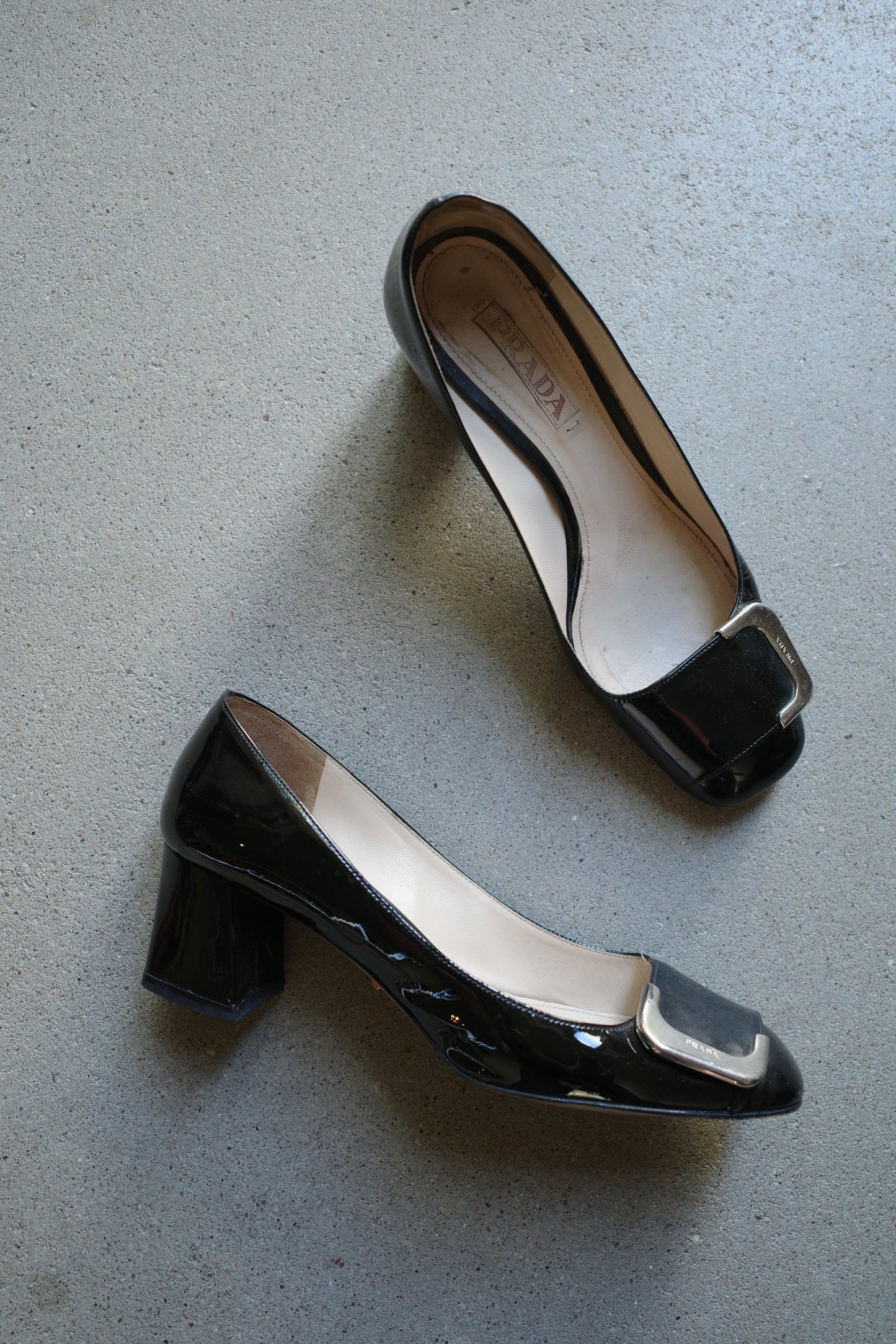 PRADA PATENT LEATHER HEELS /W BUCKLES