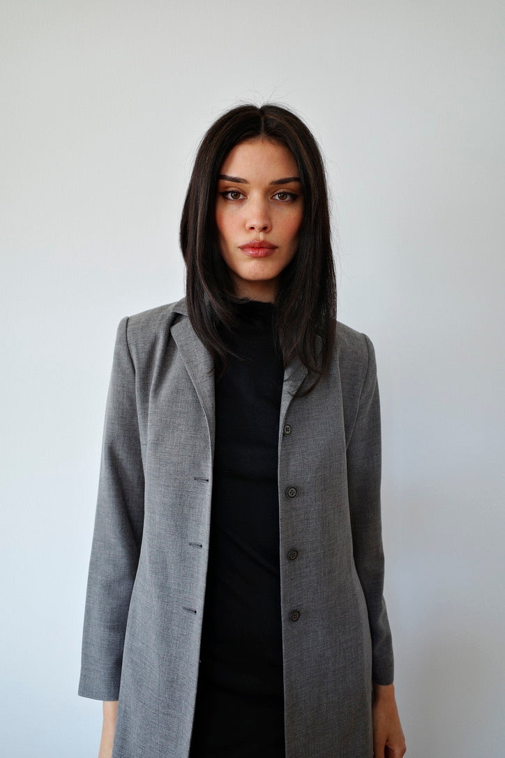 LIGHTWEIGHT MINIMALIST COAT