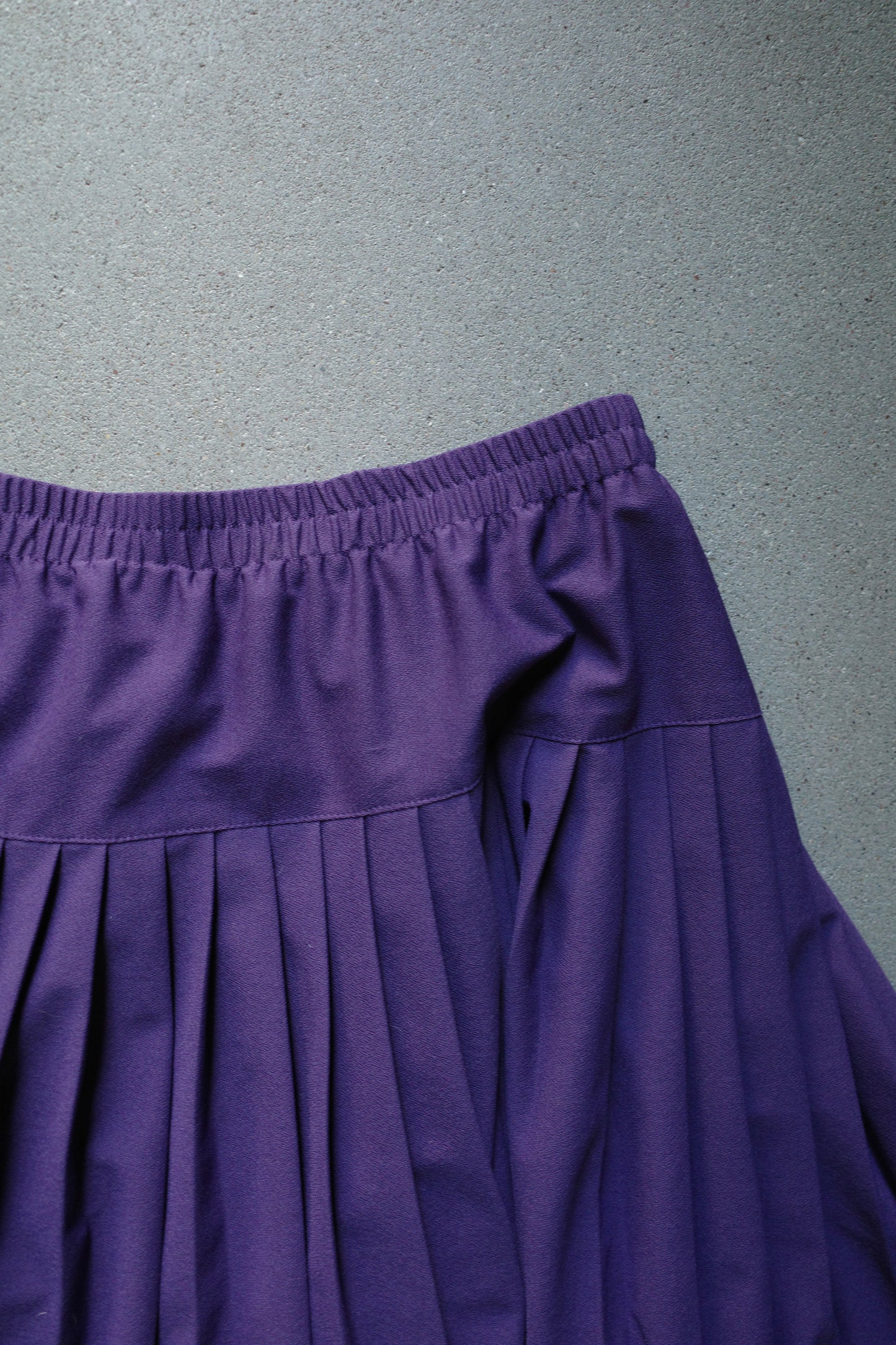 PLEATED MIDI SKIRT