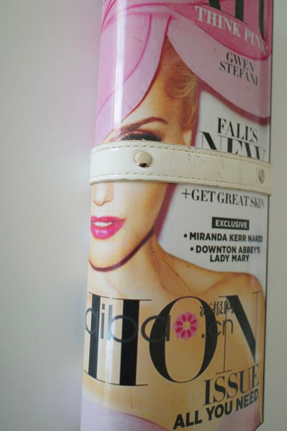 MAGAZINE CLUTCH (PINK)