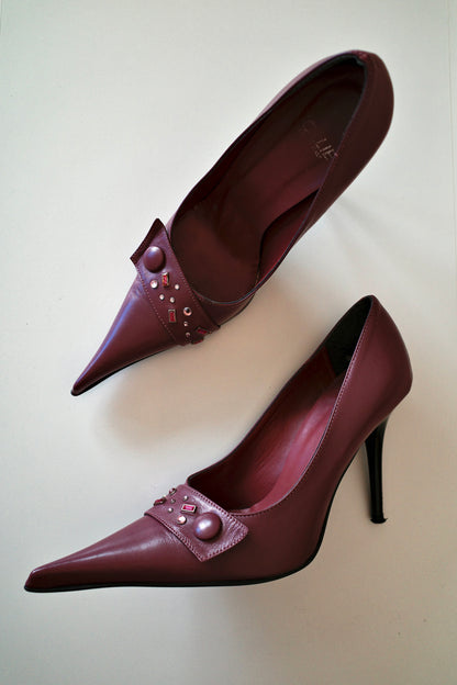 VINTAGE ULTRA POINTY STILETTOS
