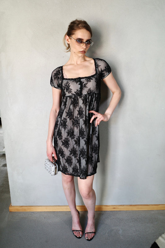 DARK & ROMANTIC LACE DRESS