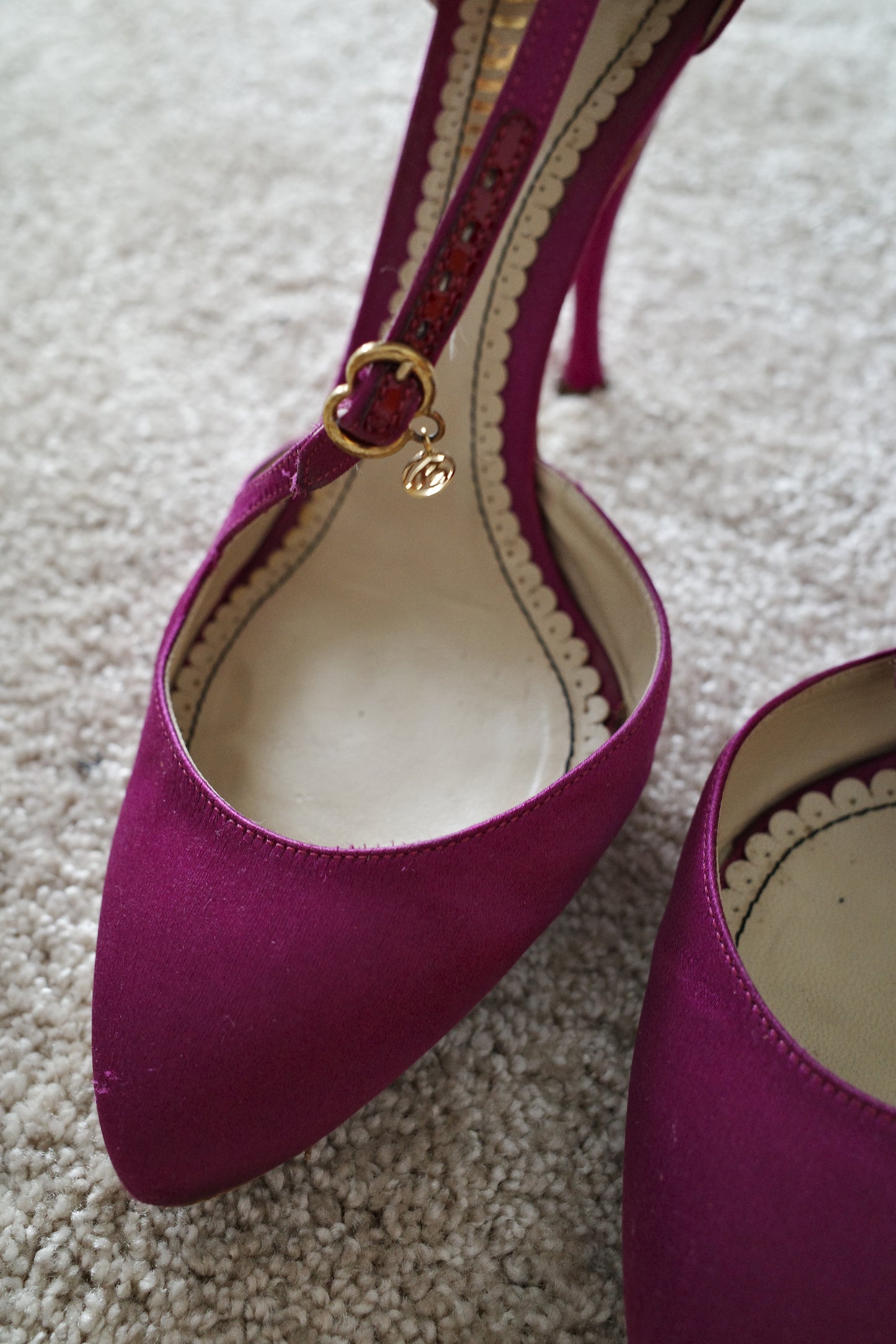 GALLIANO SATIN PUMPS