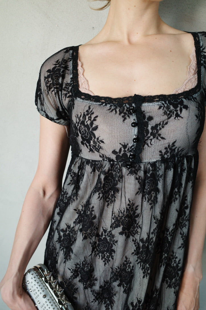 DARK & ROMANTIC LACE DRESS