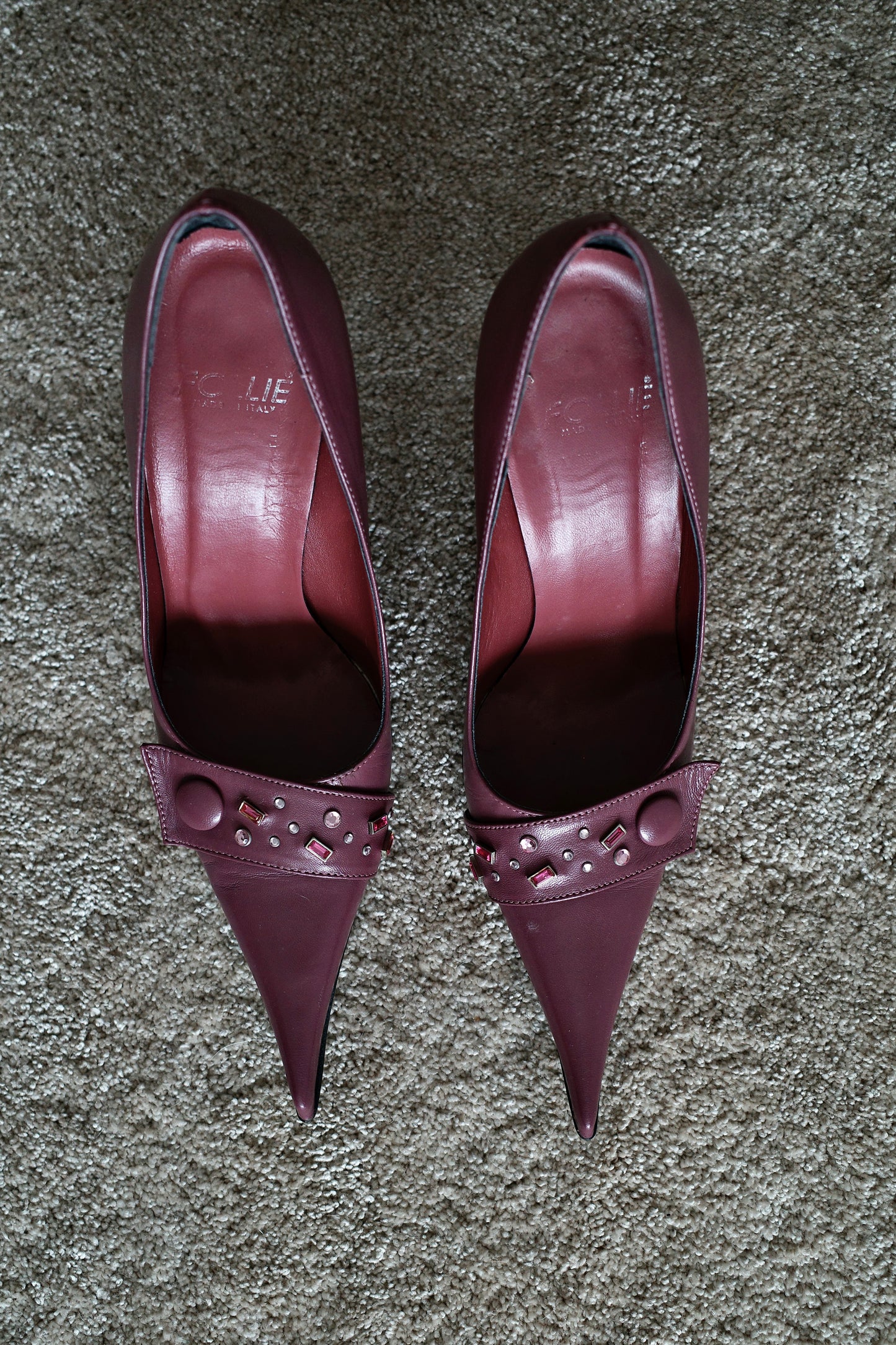 VINTAGE ULTRA POINTY STILETTOS