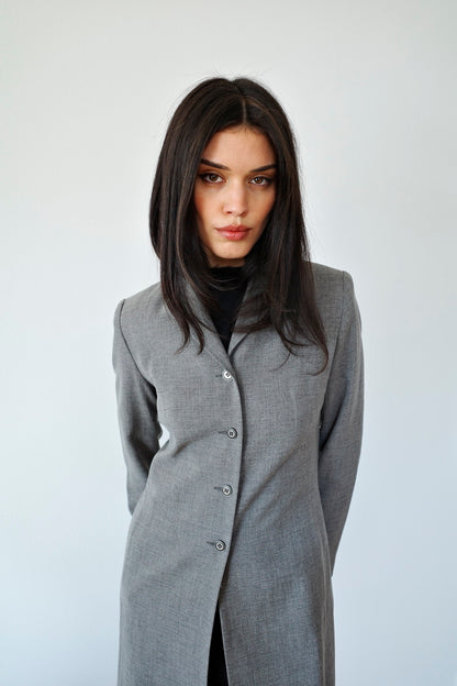 LIGHTWEIGHT MINIMALIST COAT