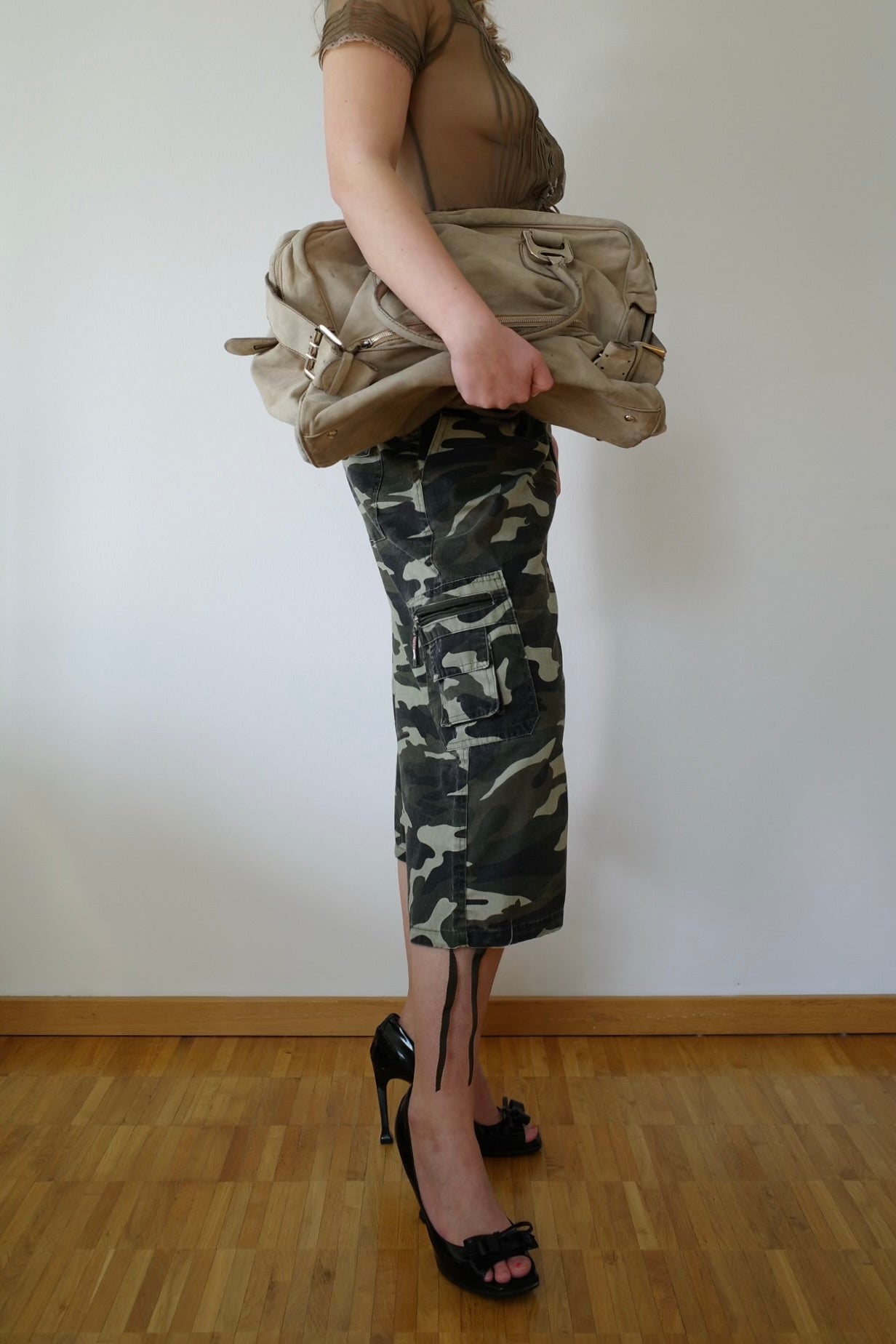 VINTAGE CAMOUFLAGE CAPRI PANTS
