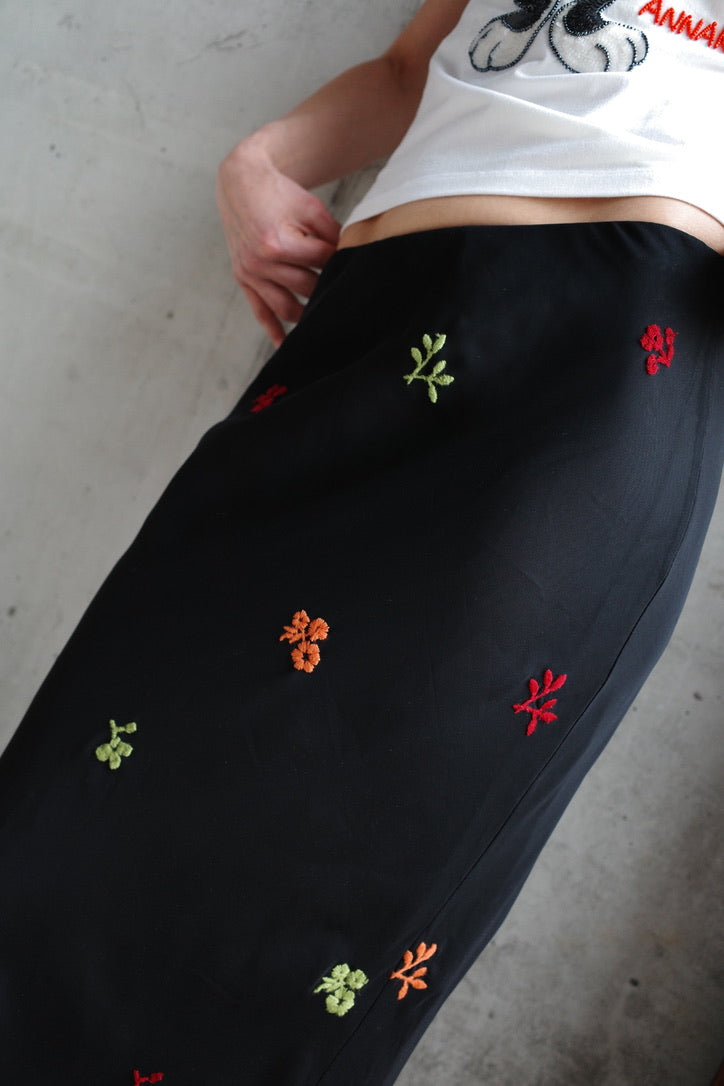 EMBRODIERED MESH MAXI SKIRT