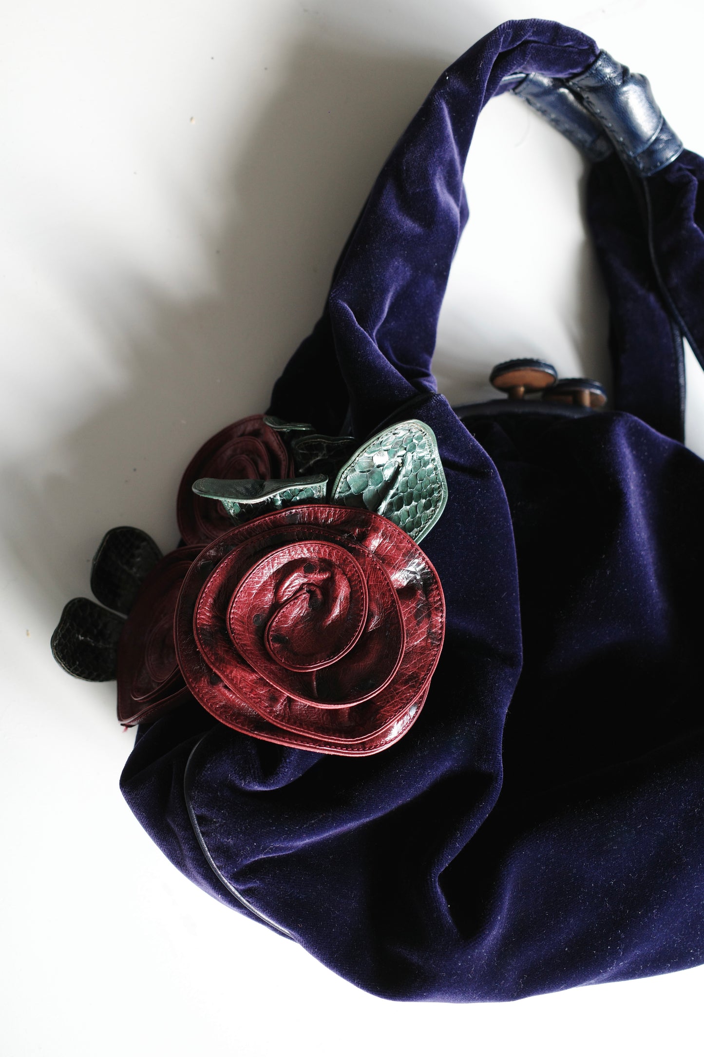 MARC JACOBS F/W 2005 VELVET HANDBAG /W FLOWERS