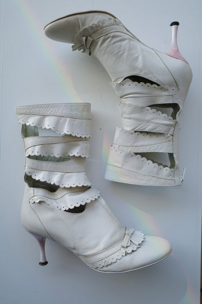VICTORIAN BOW CUT OUT BOOTS