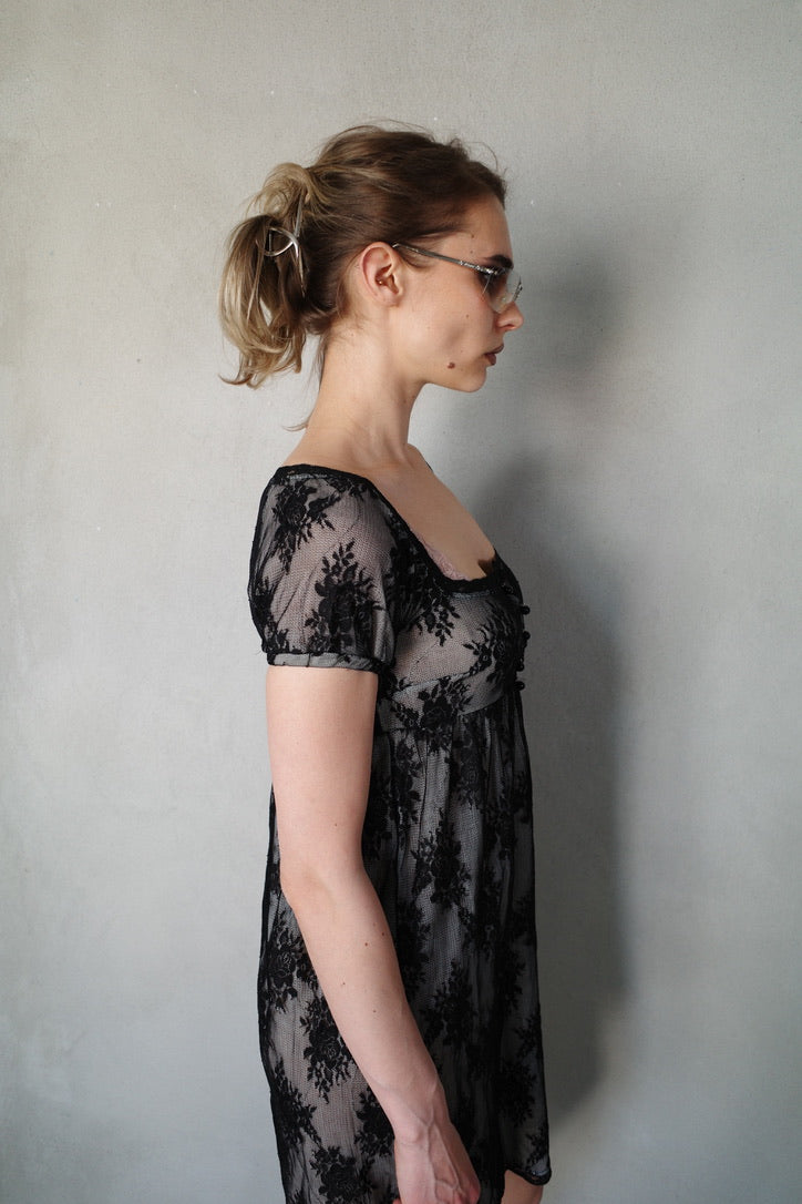 DARK & ROMANTIC LACE DRESS